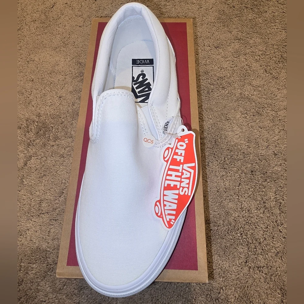 Vans Classic White Slip-On Shoes - Picture 2 of 5